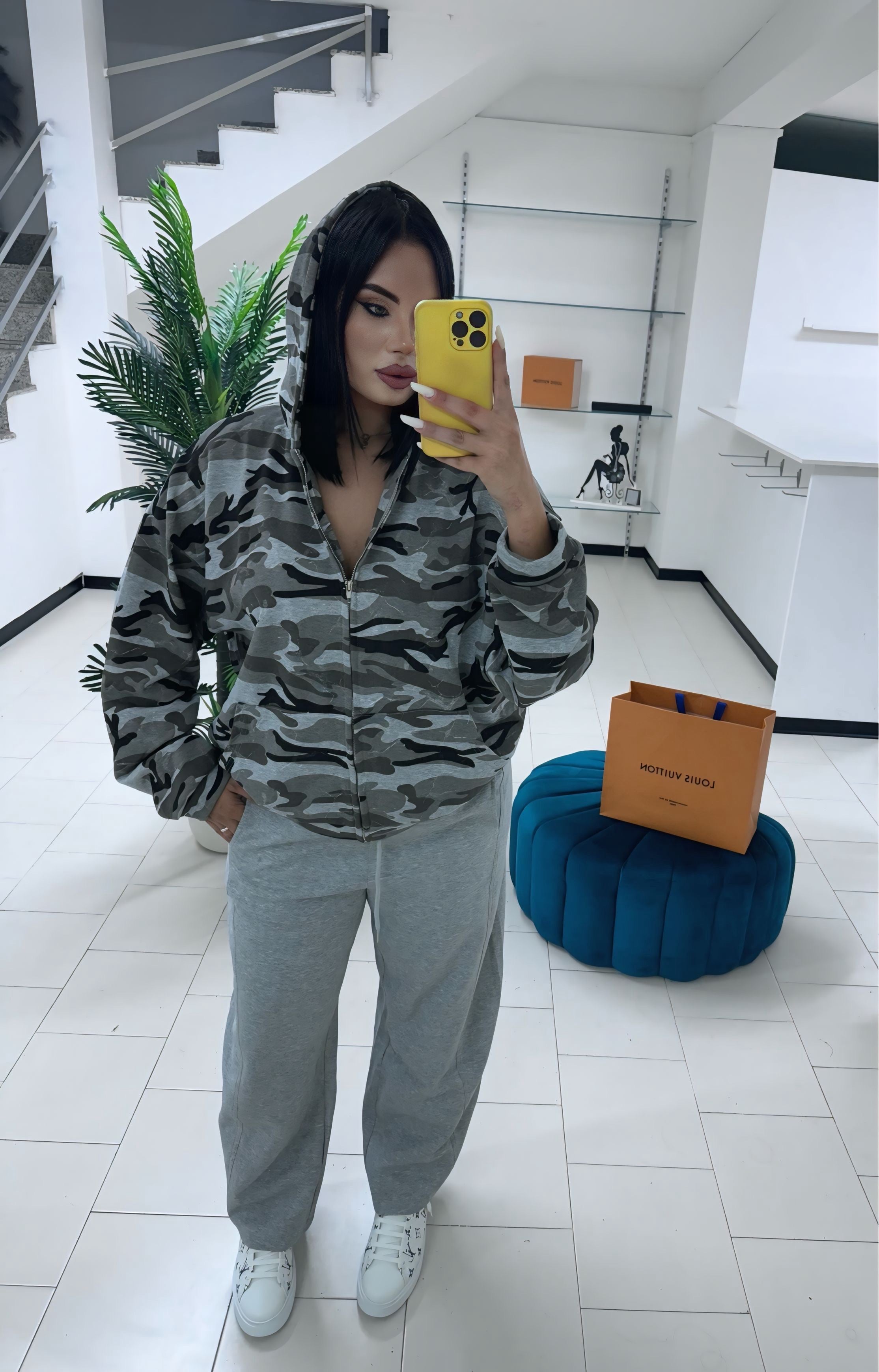 Pantatuta grey