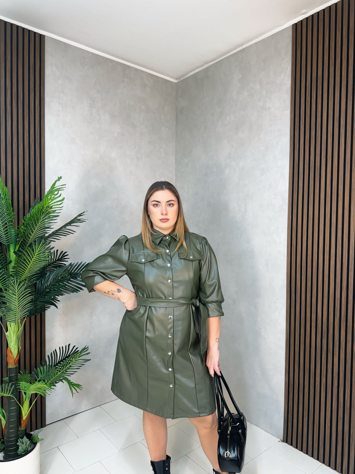 Abito in ecopelle verde militare