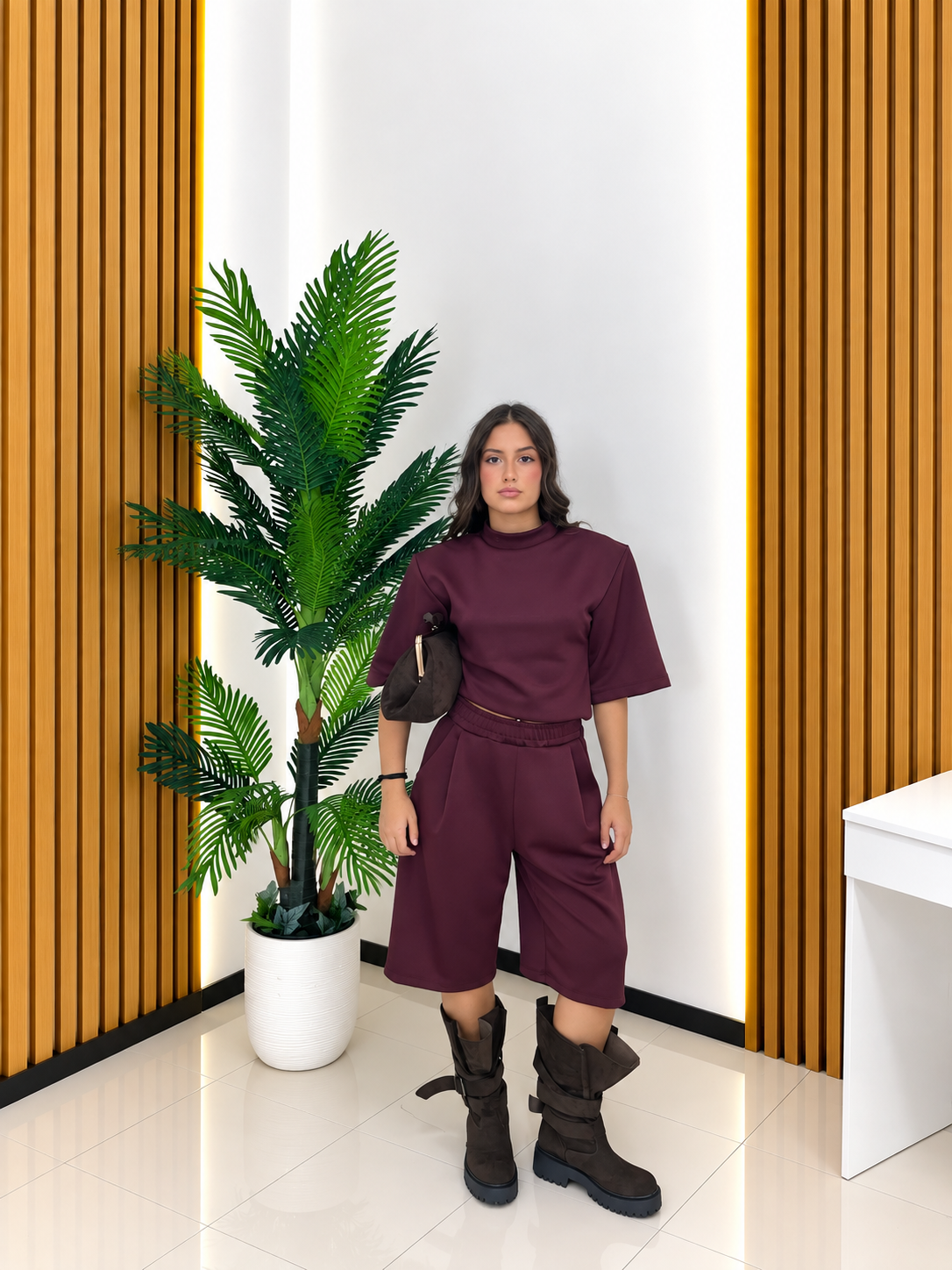 Completo Burgundy Essential
