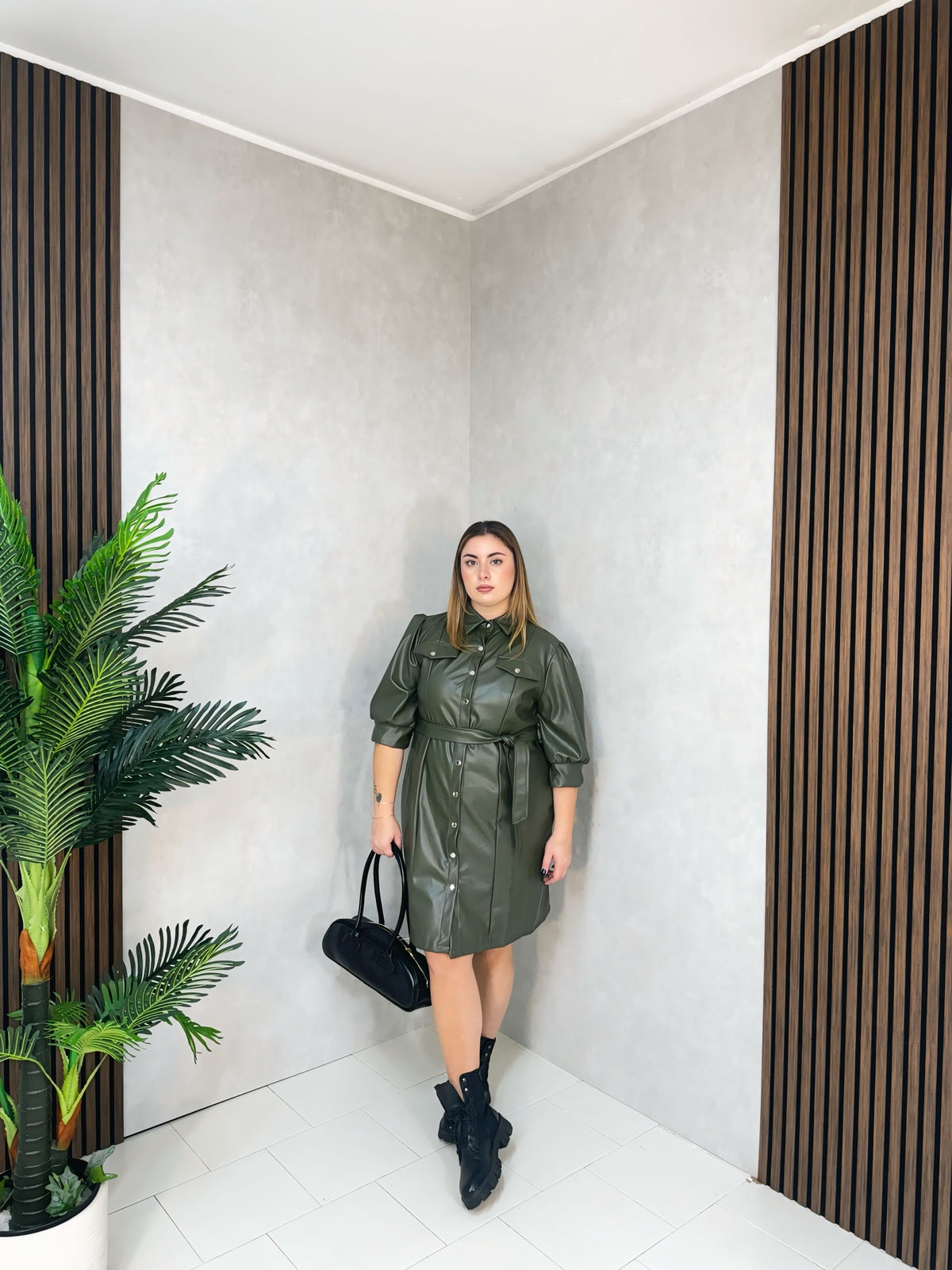 Abito in ecopelle verde militare