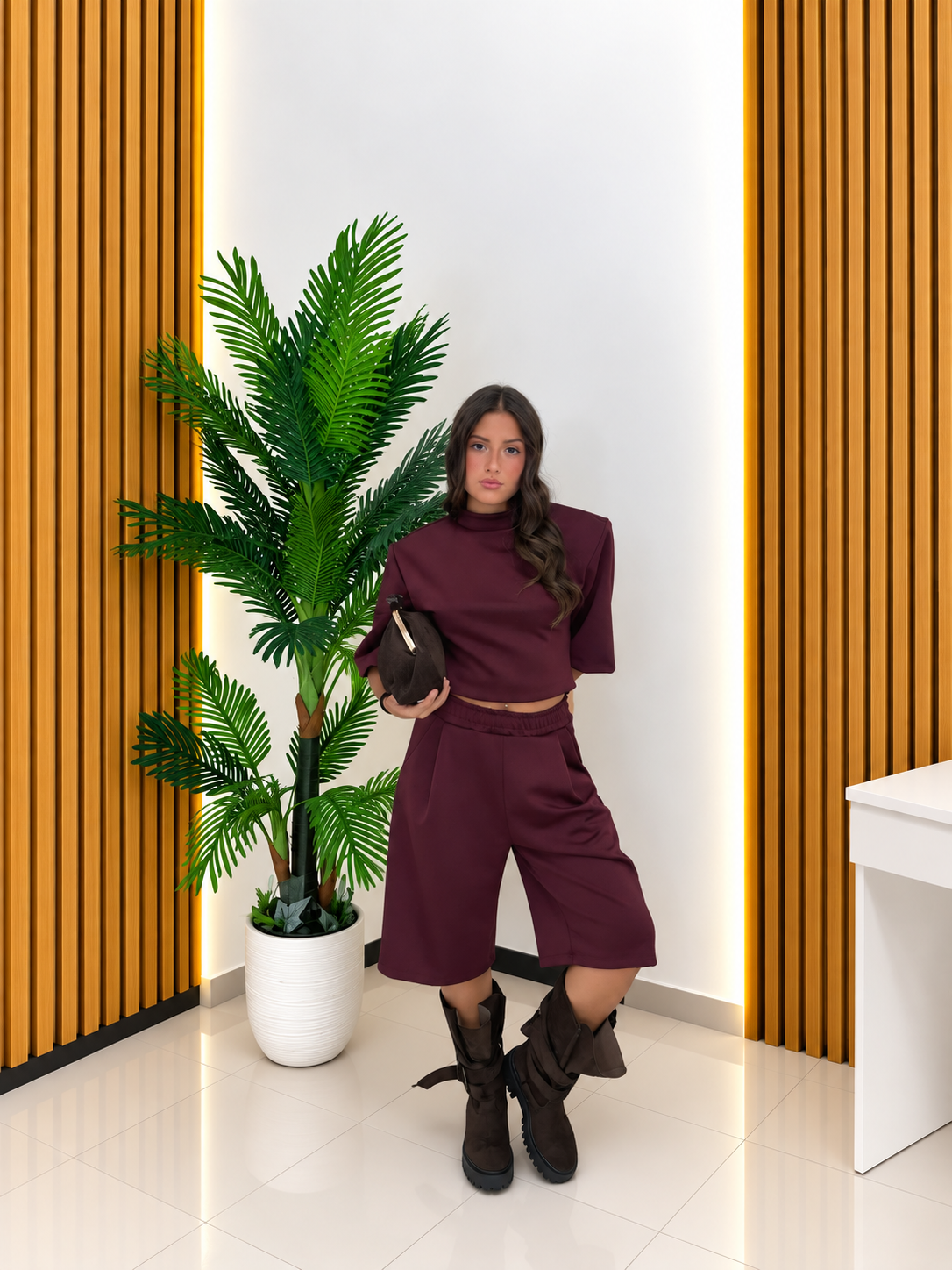 Completo Burgundy Essential