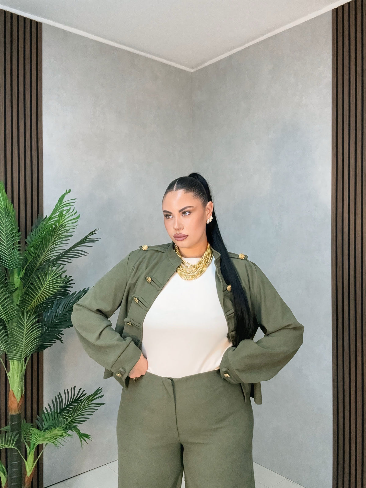 Completo Curvy Royal Chic verde militare