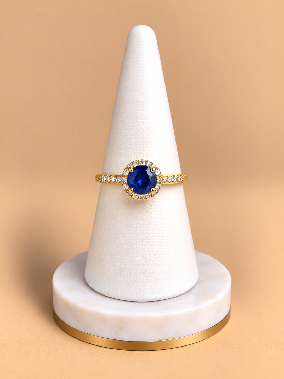 Anello con pietra blu e diamanti