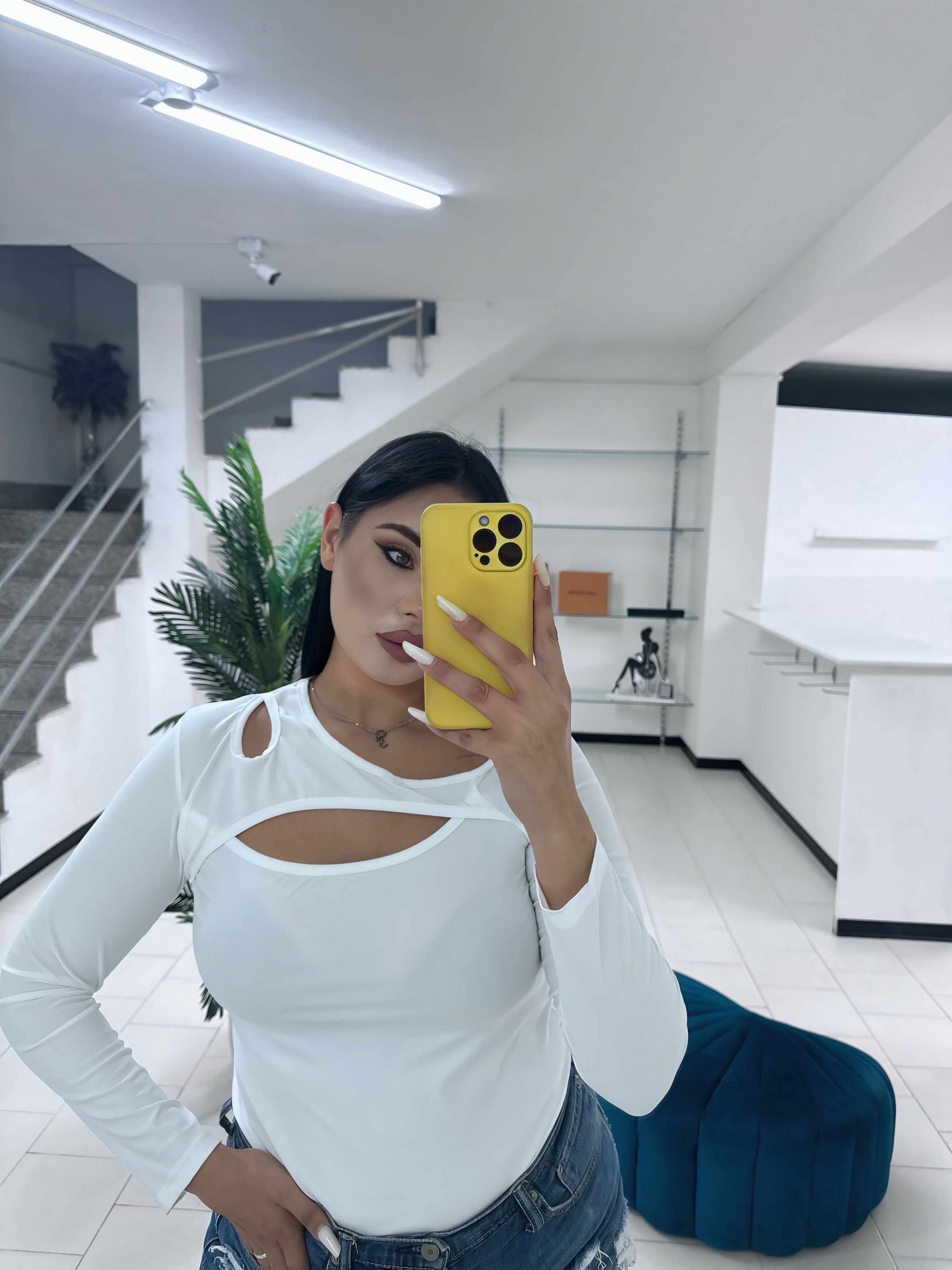 Body iris curvy