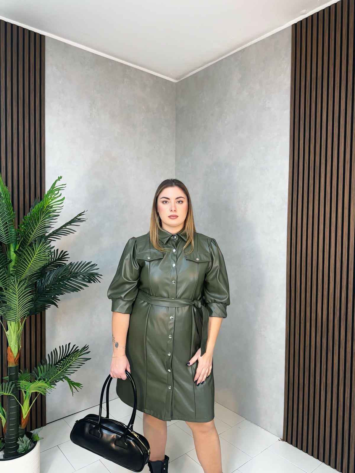 Abito in ecopelle verde militare