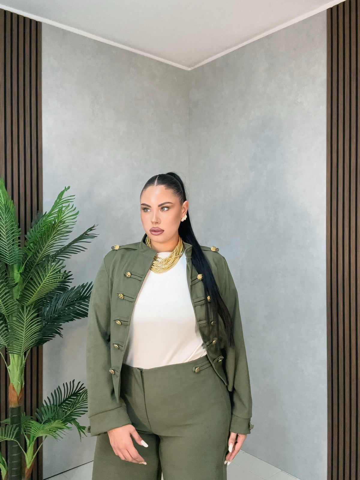 Completo Curvy Royal Chic verde militare