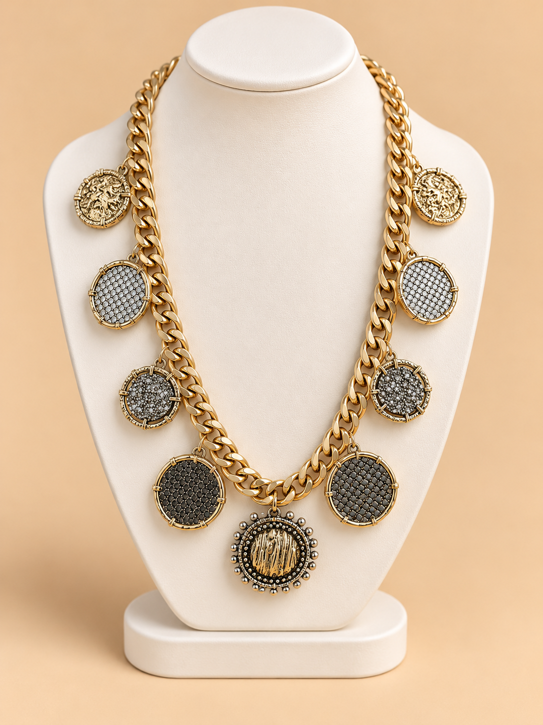 Collana Dorata Glamour con Charms Nero e Argento