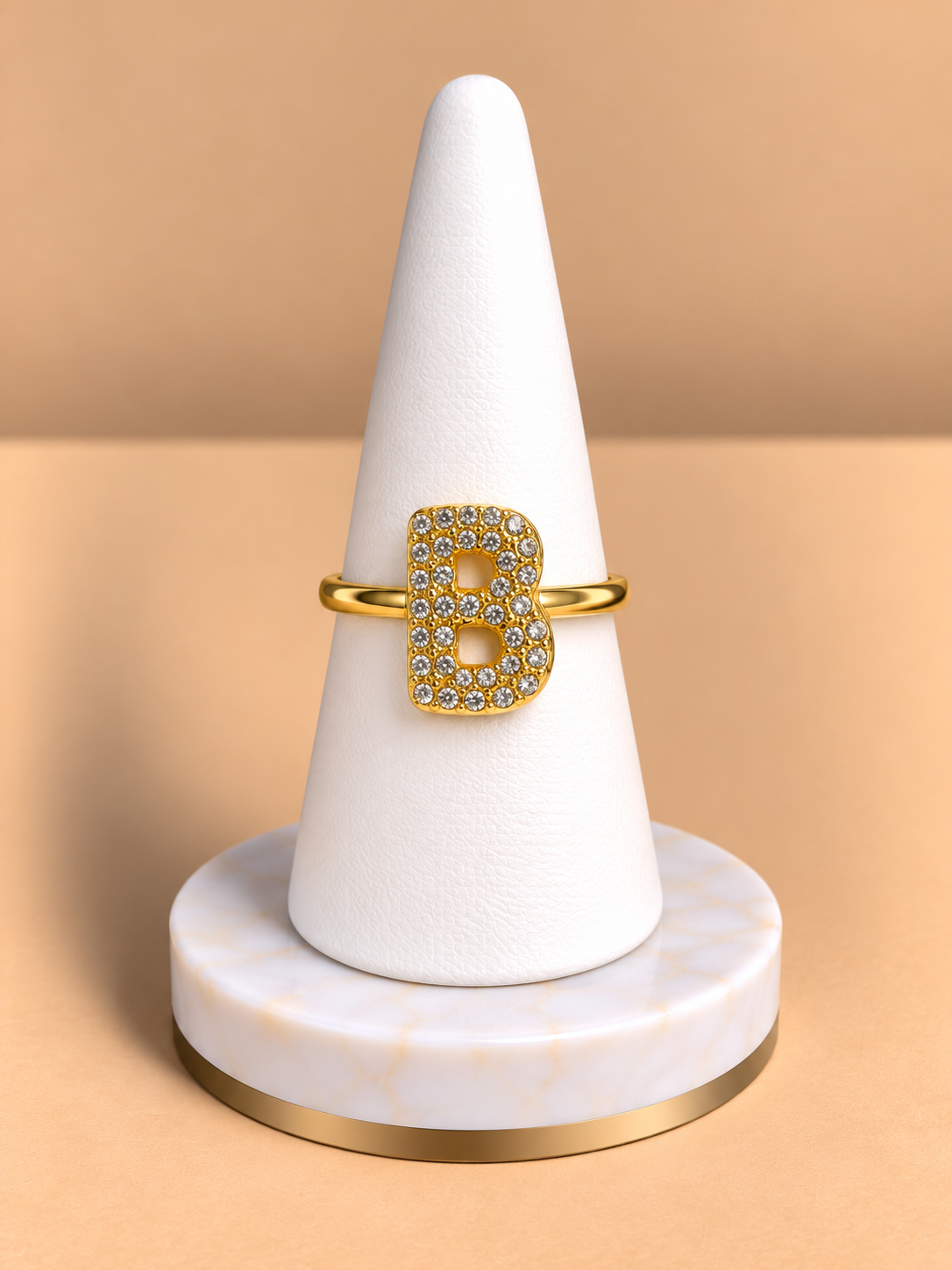 Anello con Iniziale “B” in Oro Giallo e Diamanti