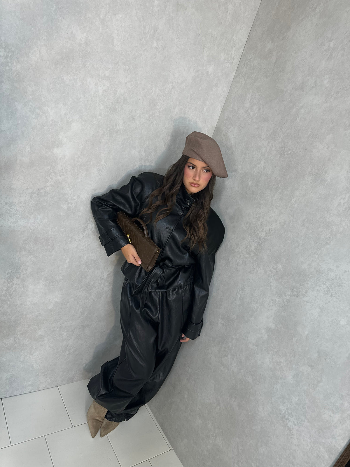 Completo Leather Icon black