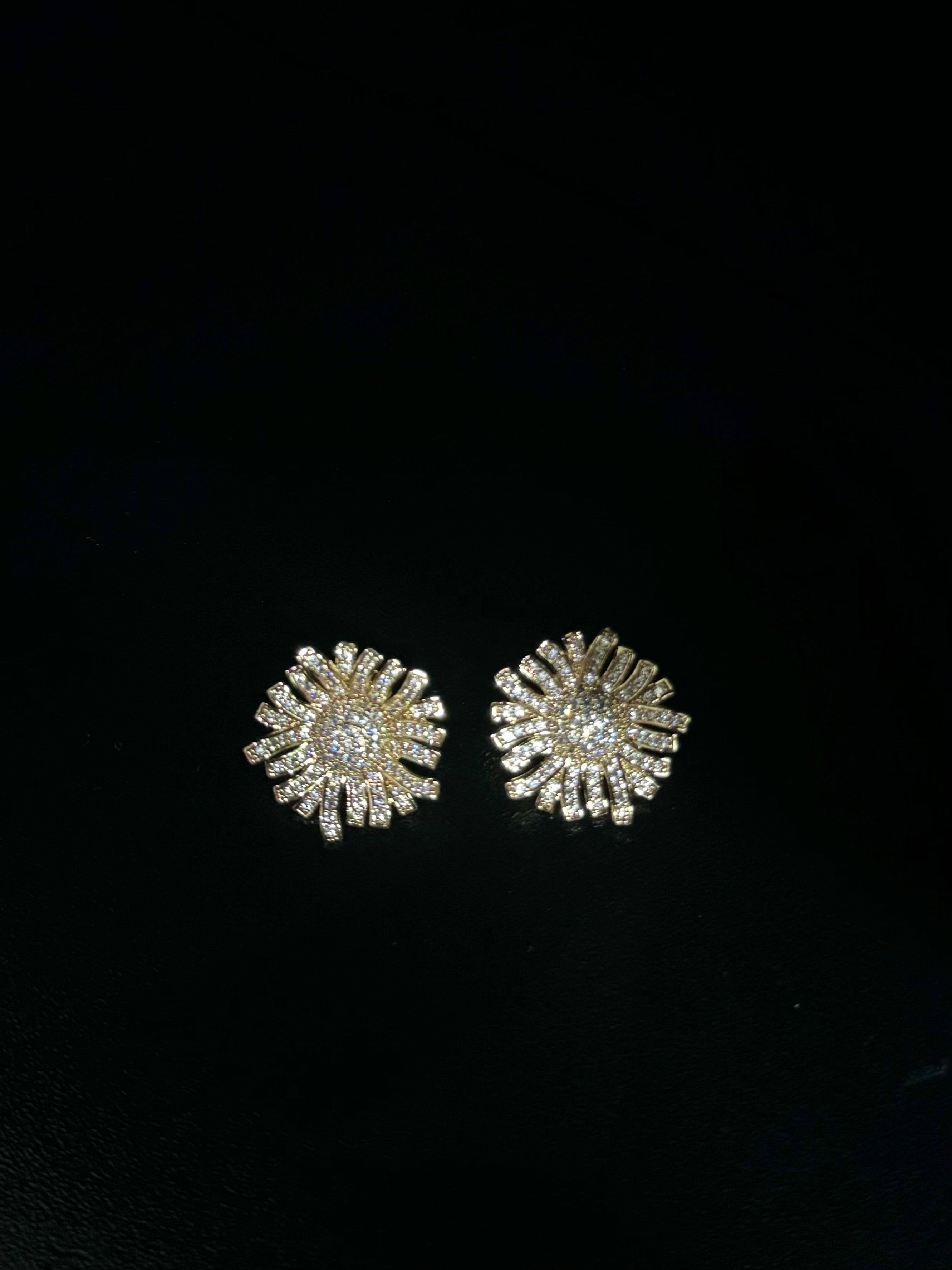 Orecchino fiore oro