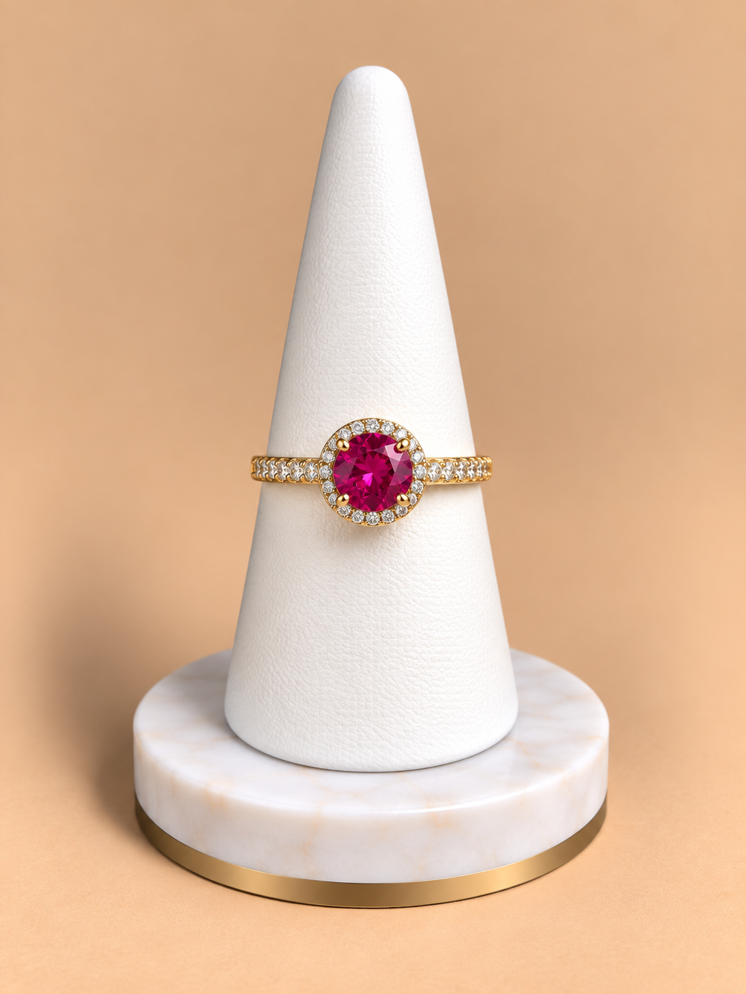 Anello con pietra fucsia e diamanti