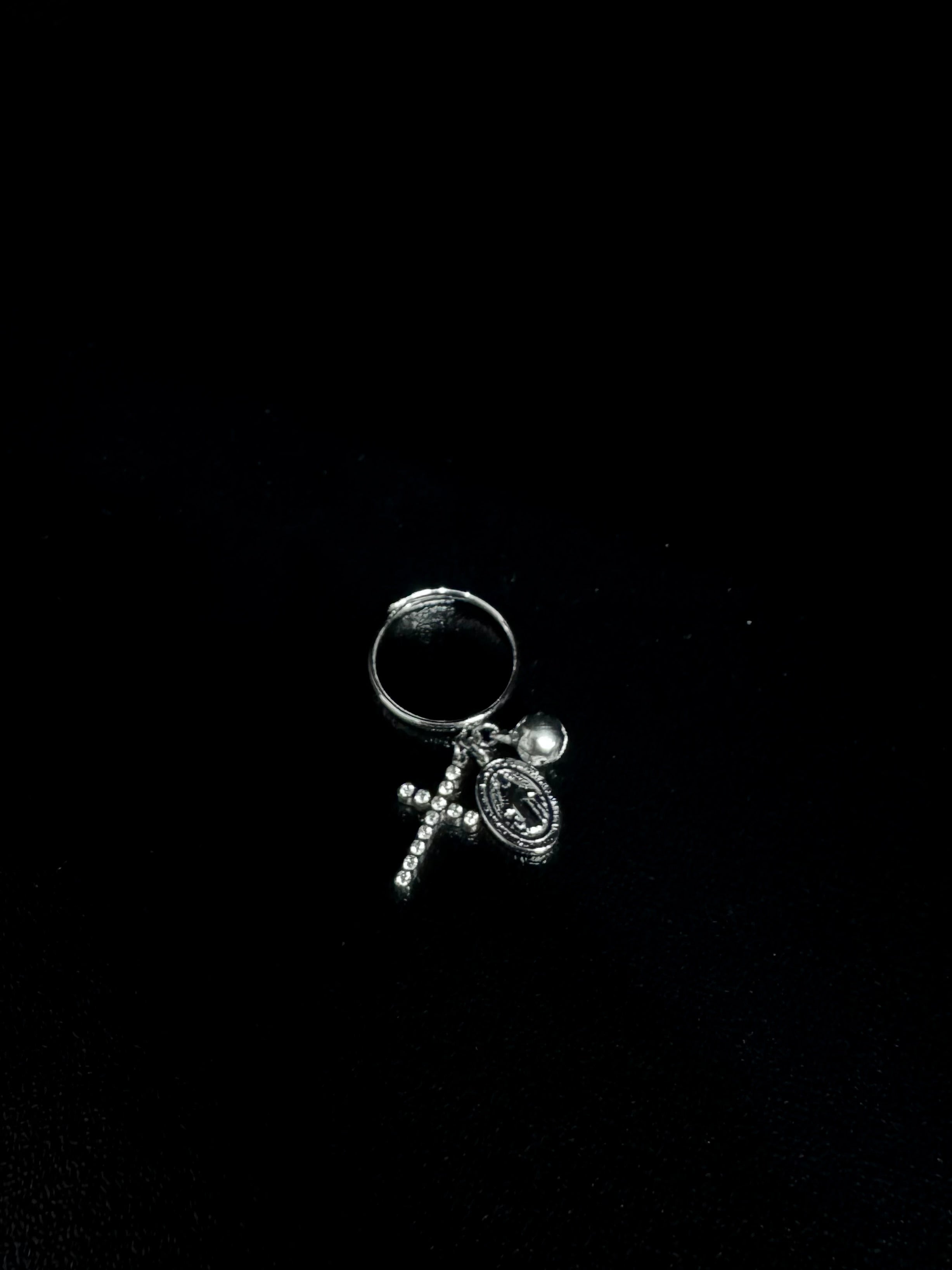 Anello croce pendente
