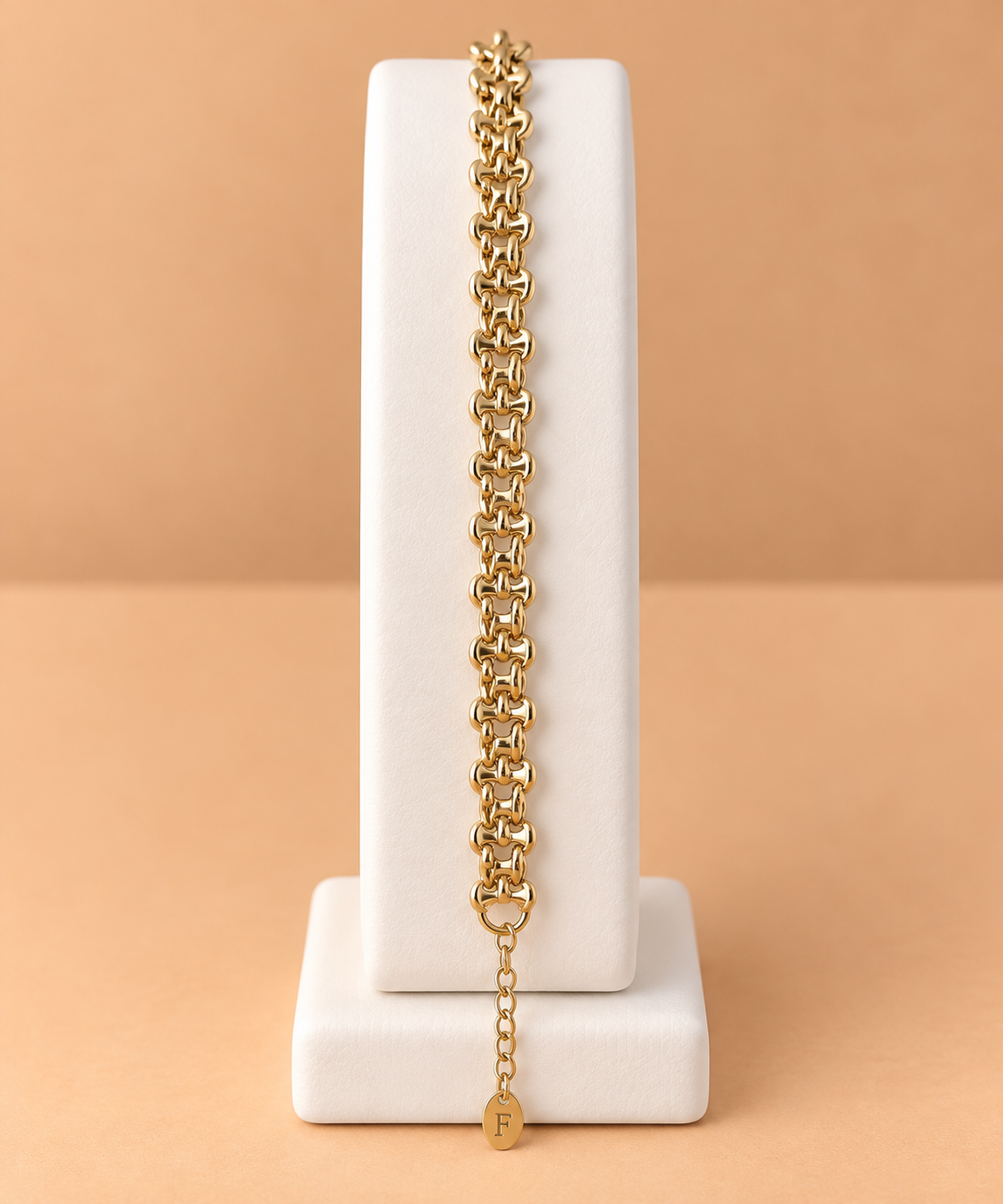 Bracciale dorato a maglia larga