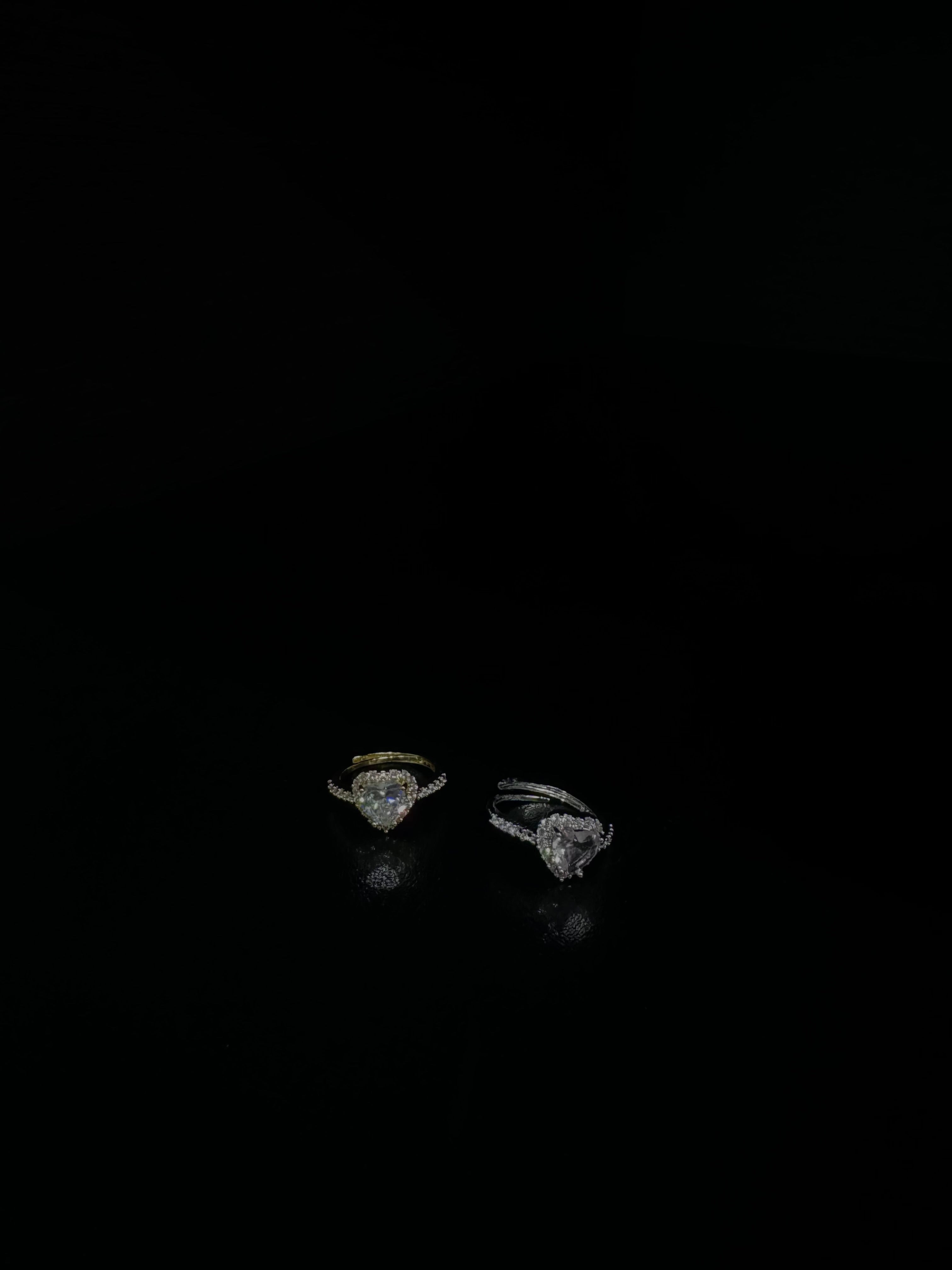 Anello cuore pietra bianca
