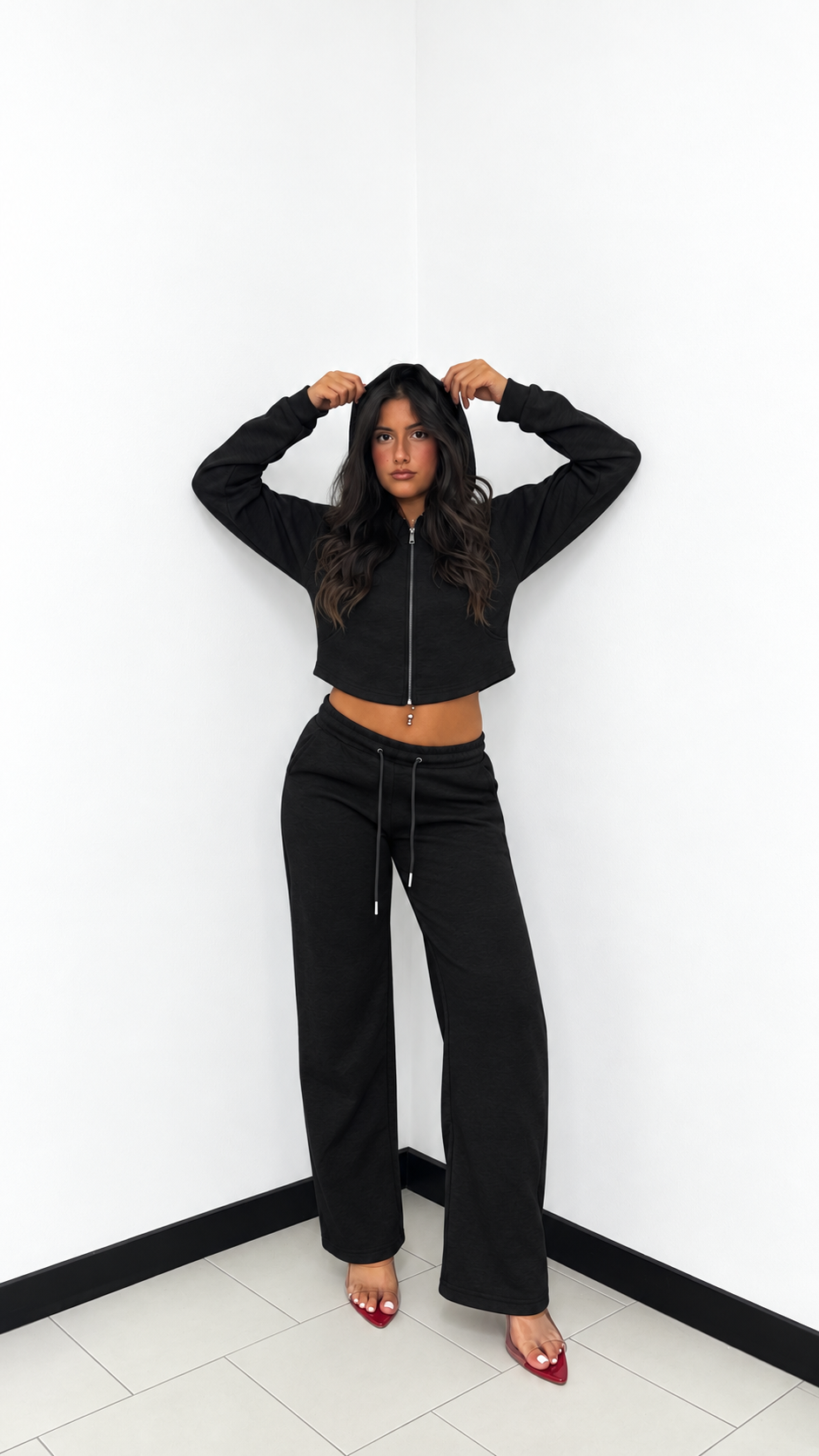 TUTA ESSENTIAL FIT NERO