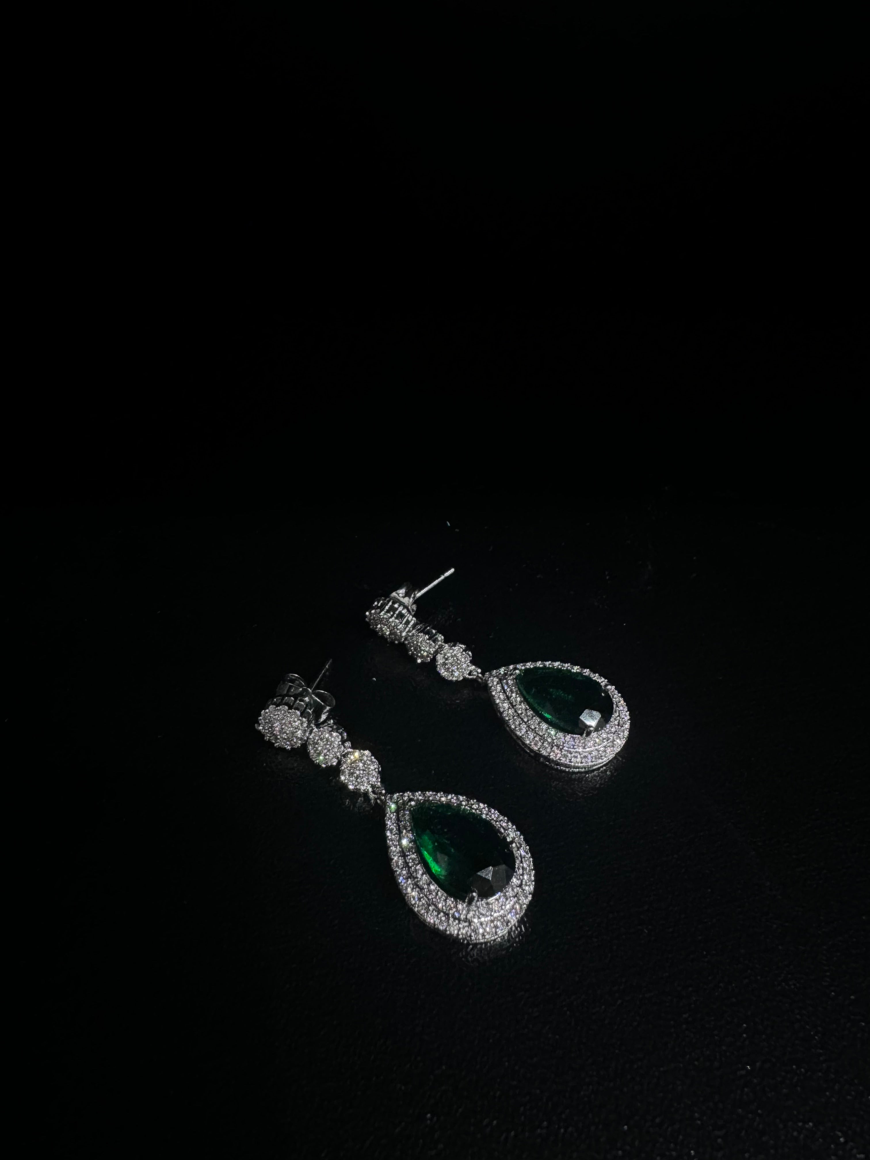 Orecchino pietra verde