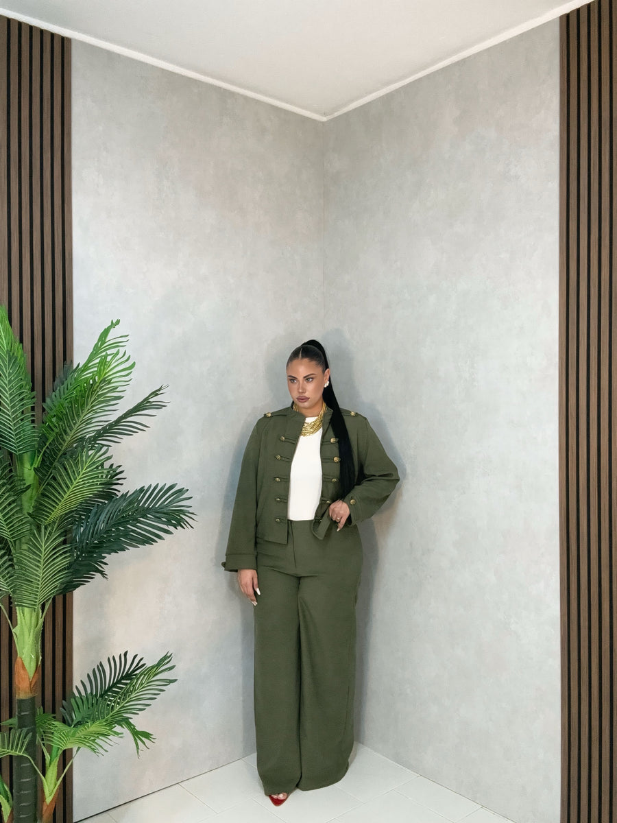 Completo Curvy Royal Chic verde militare