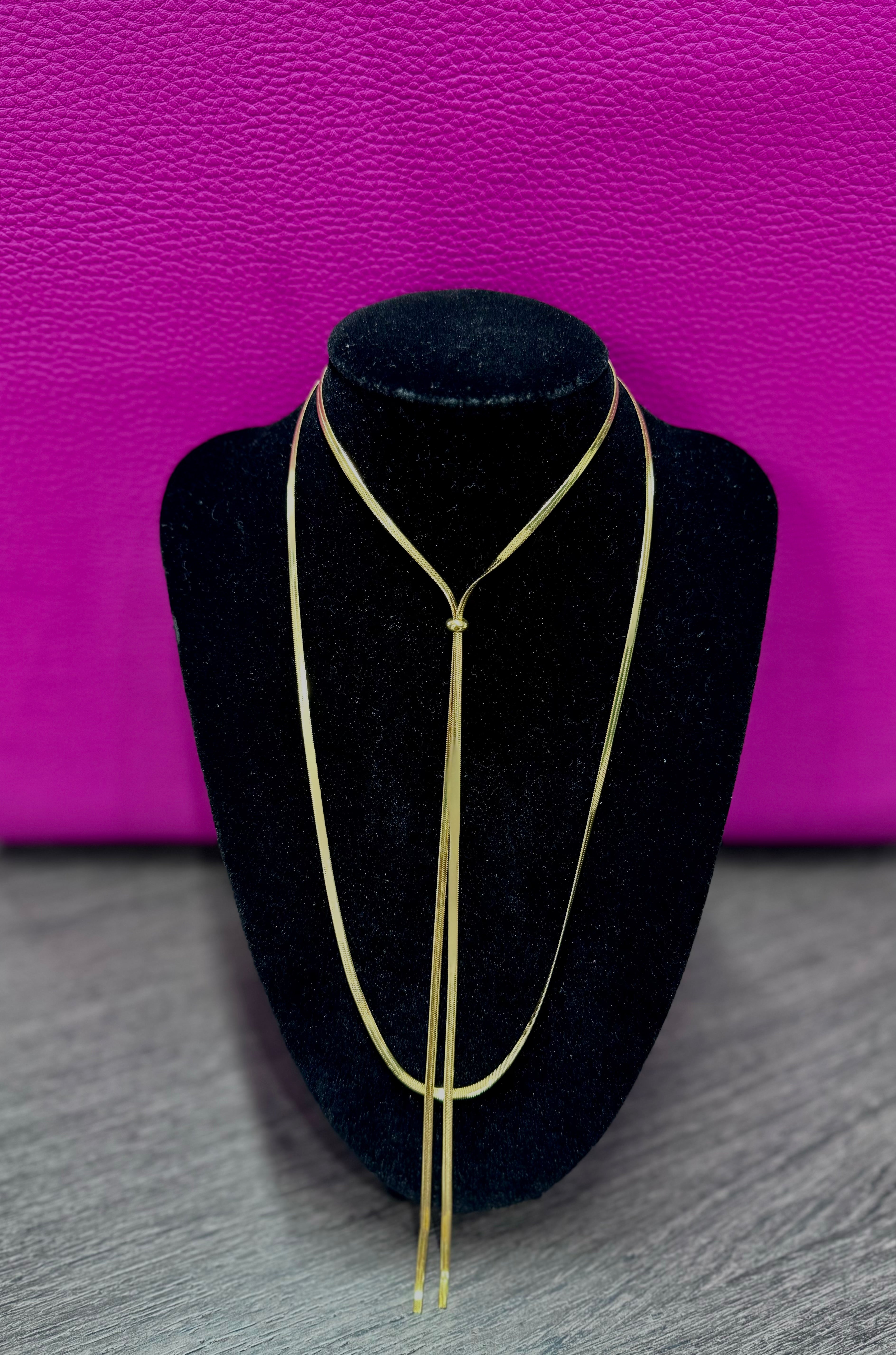 Collana in filo oro