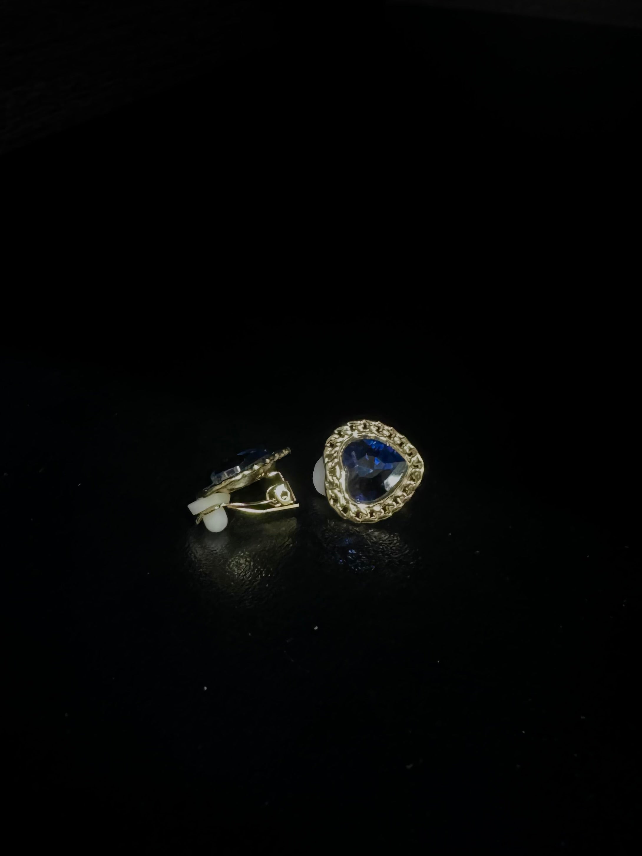 Orecchino cuore pietra blu