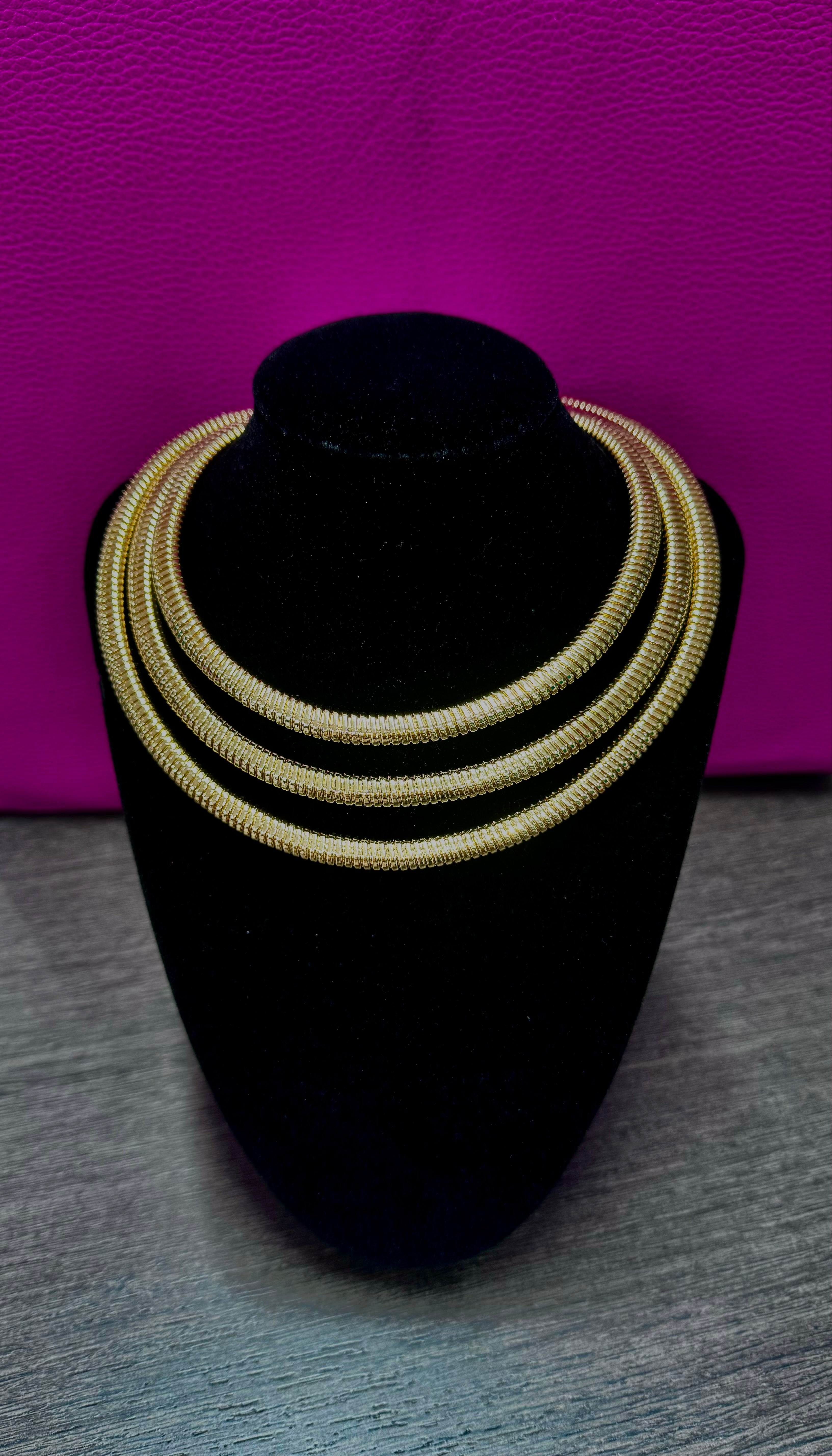 Collana isolde