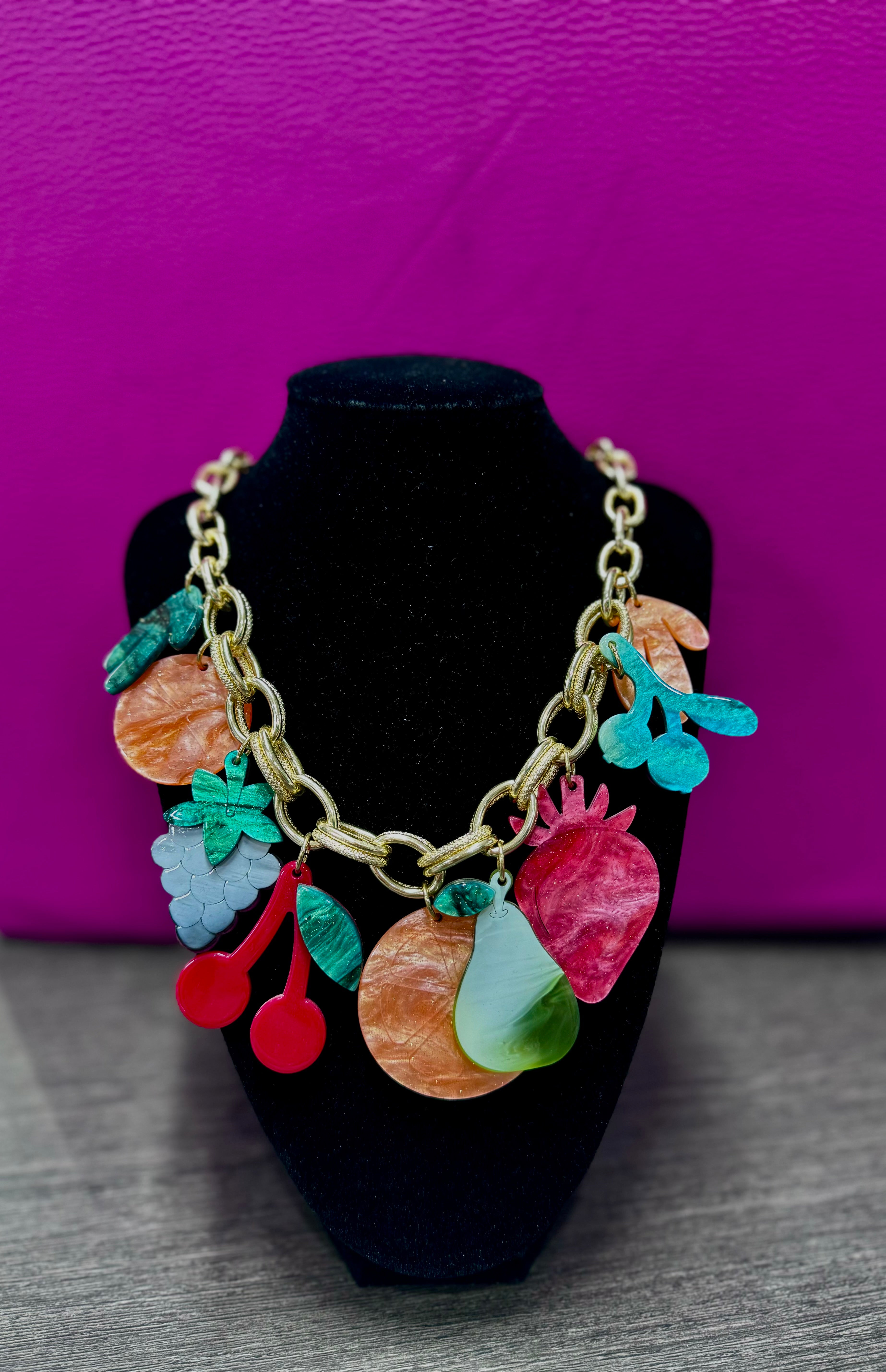 Collana multiforme
