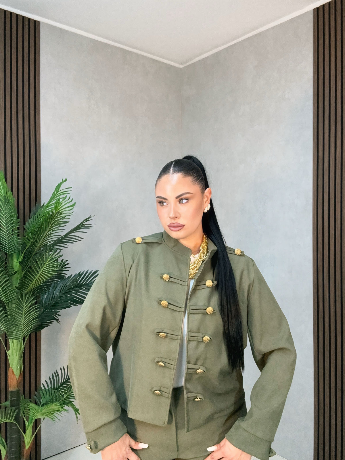 Completo Curvy Royal Chic verde militare