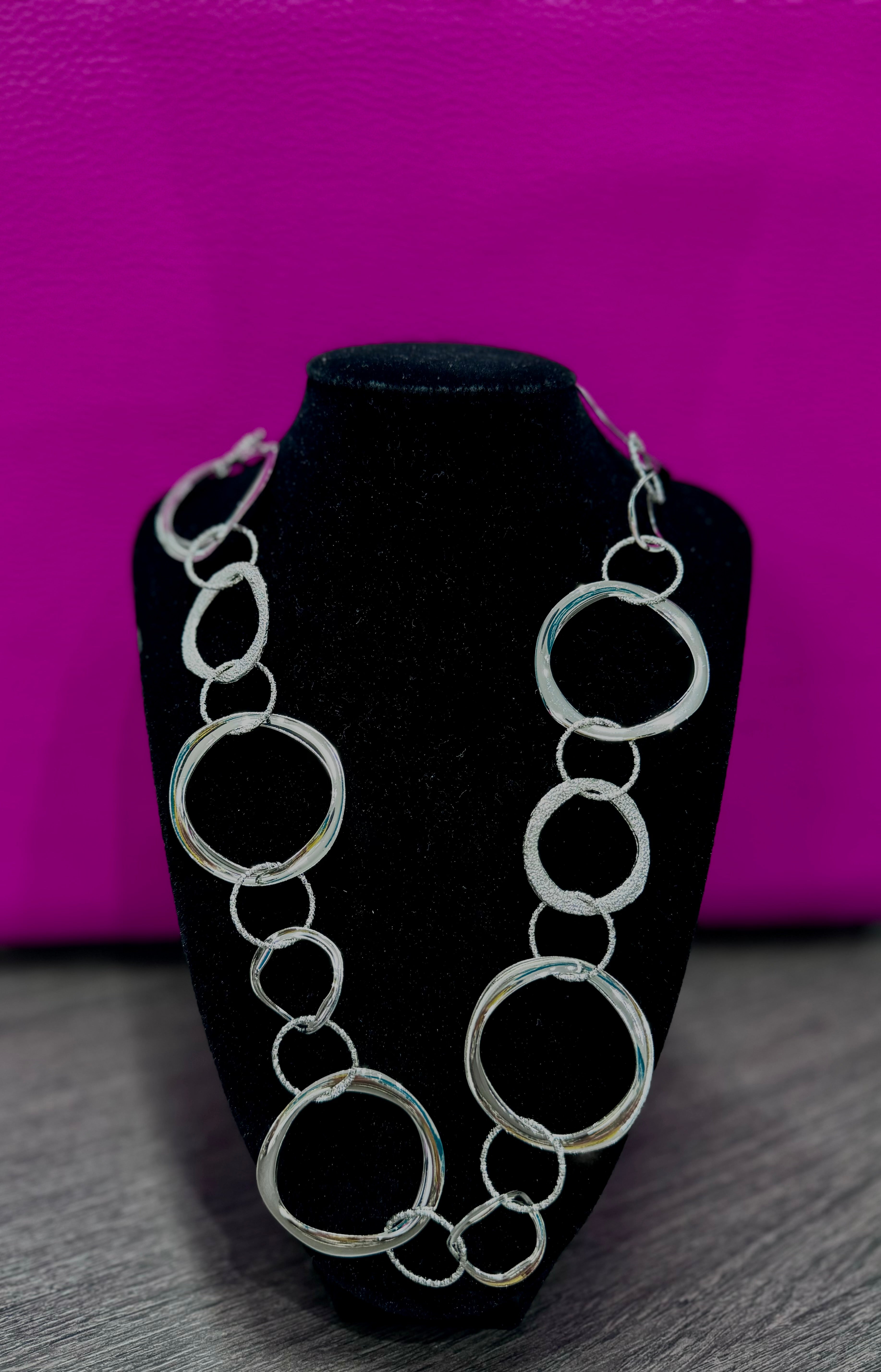 Collana cerchio forato