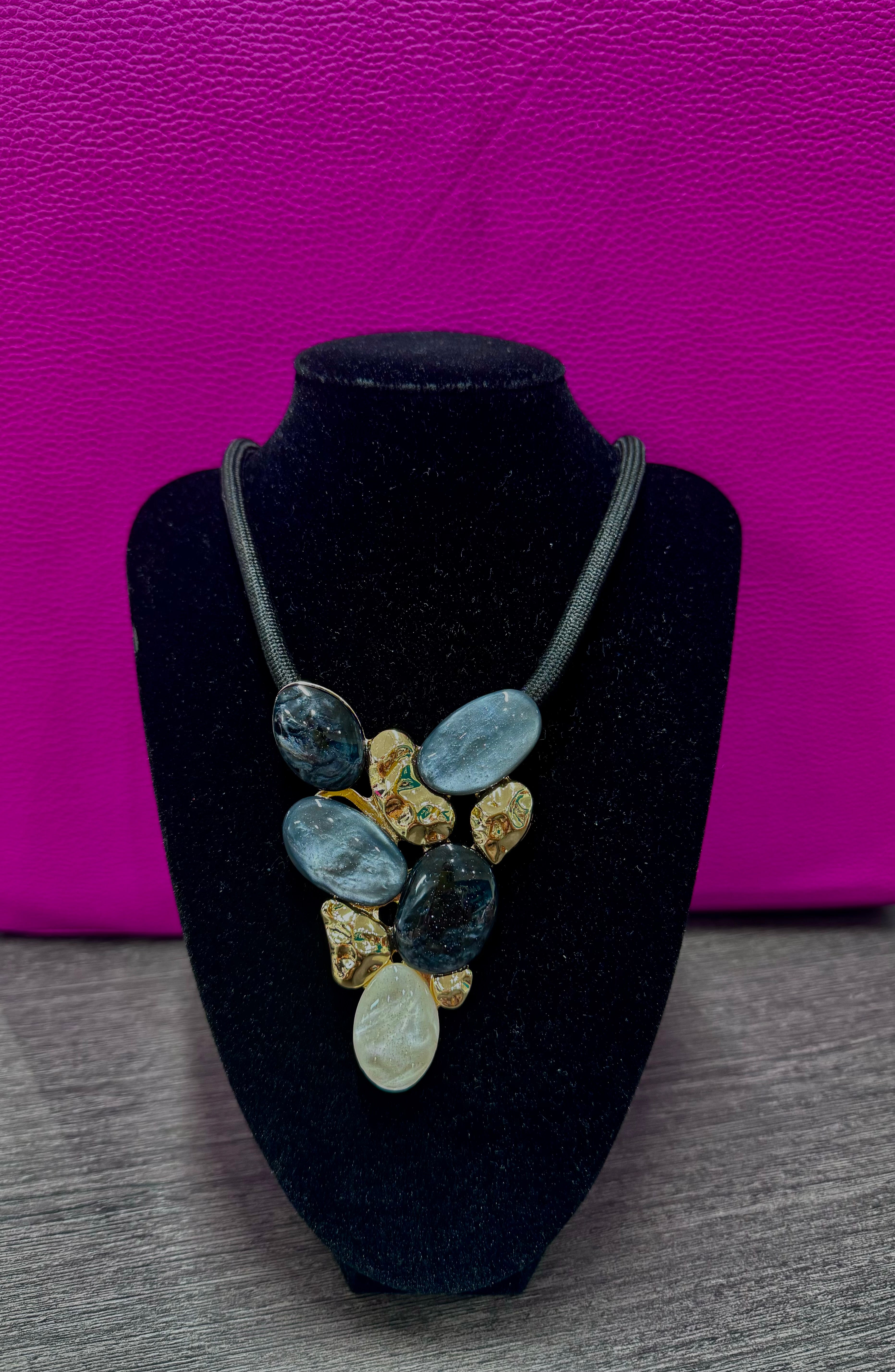Collana pietre