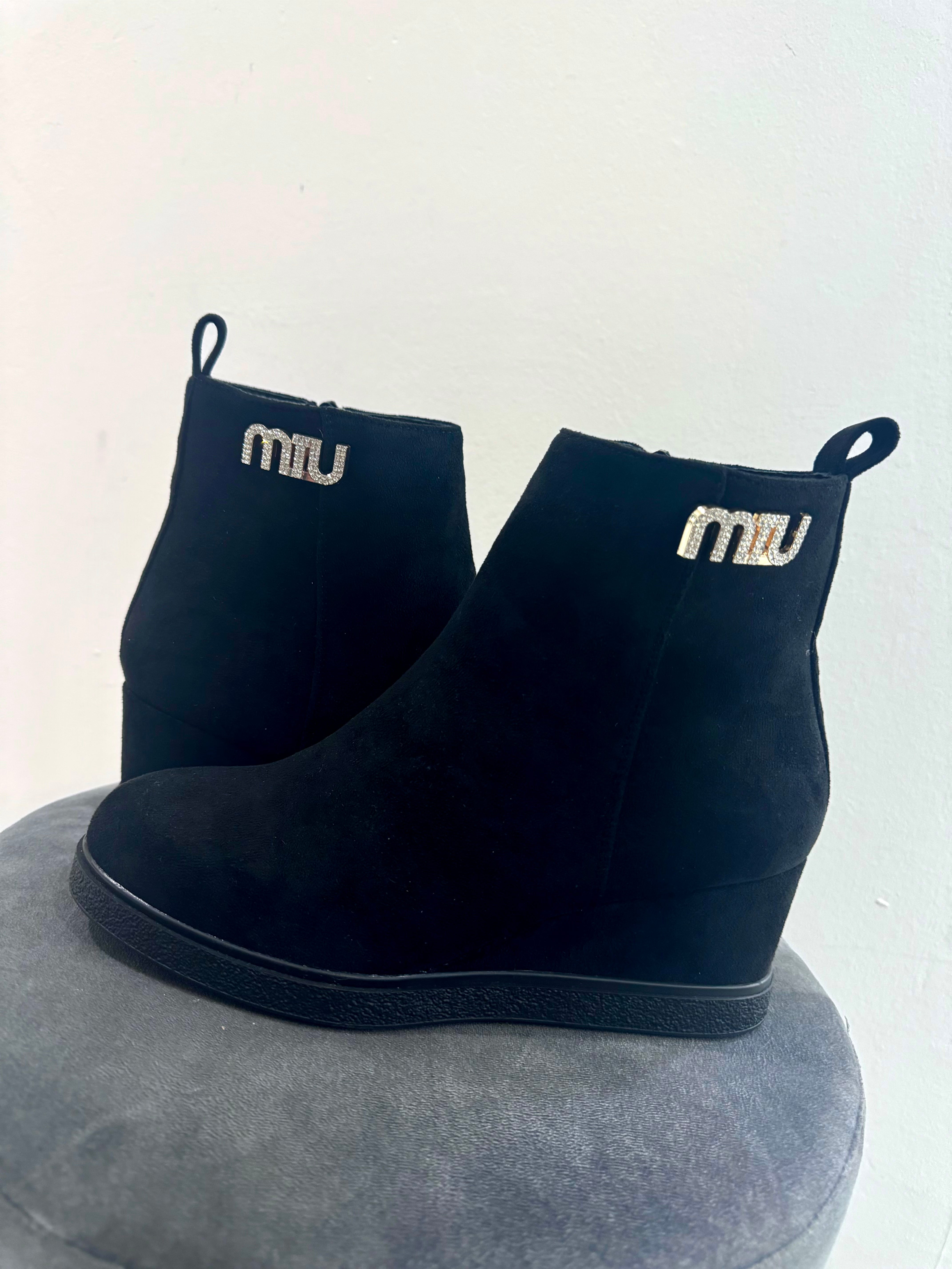 Stiavele miu