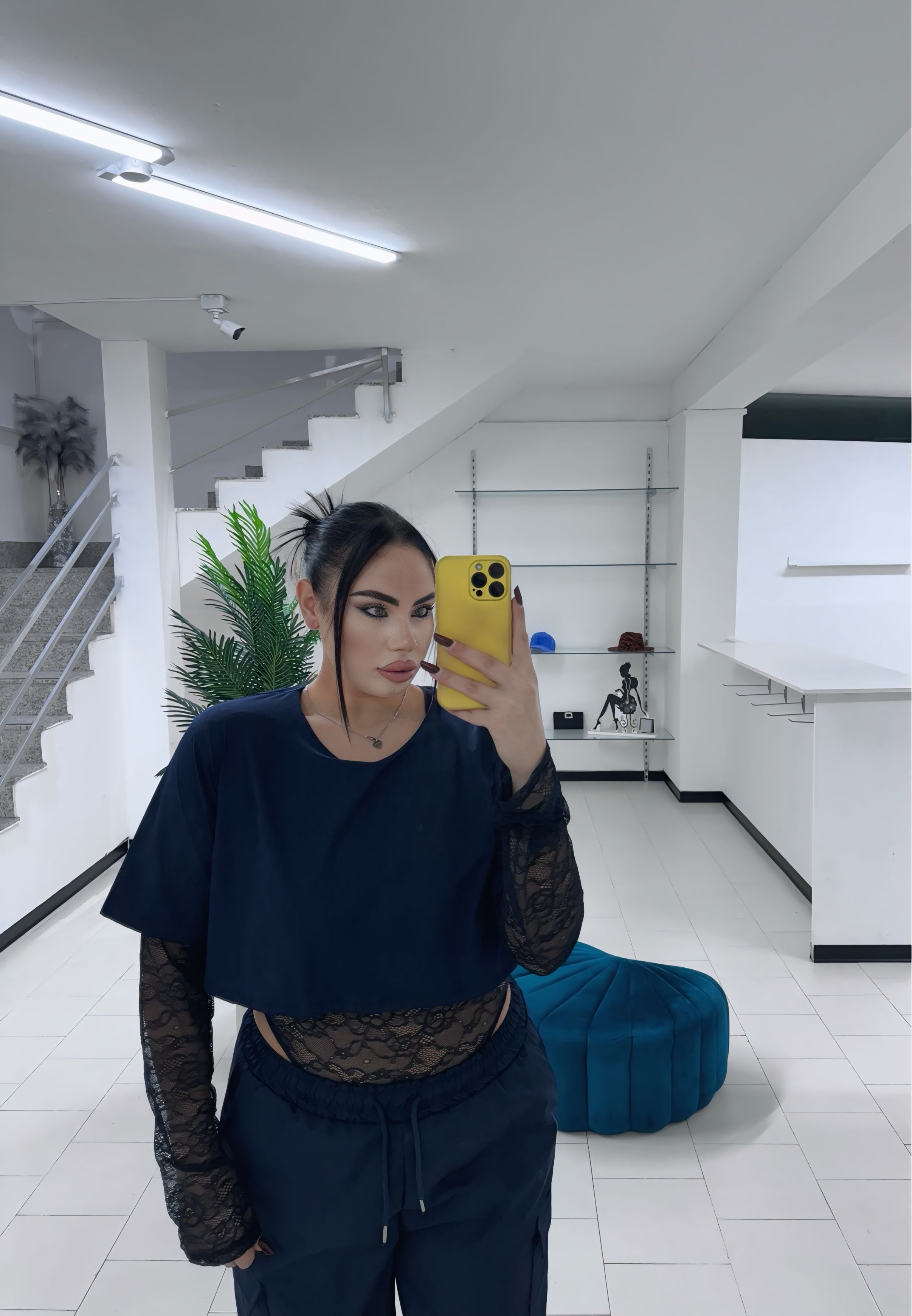 Body in pizzo blu navy