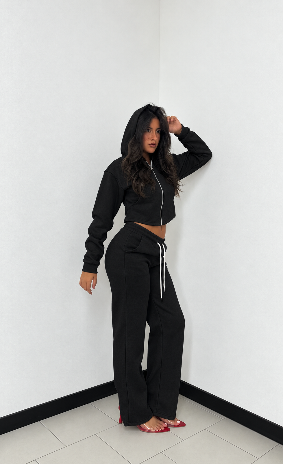 TUTA ESSENTIAL FIT NERO
