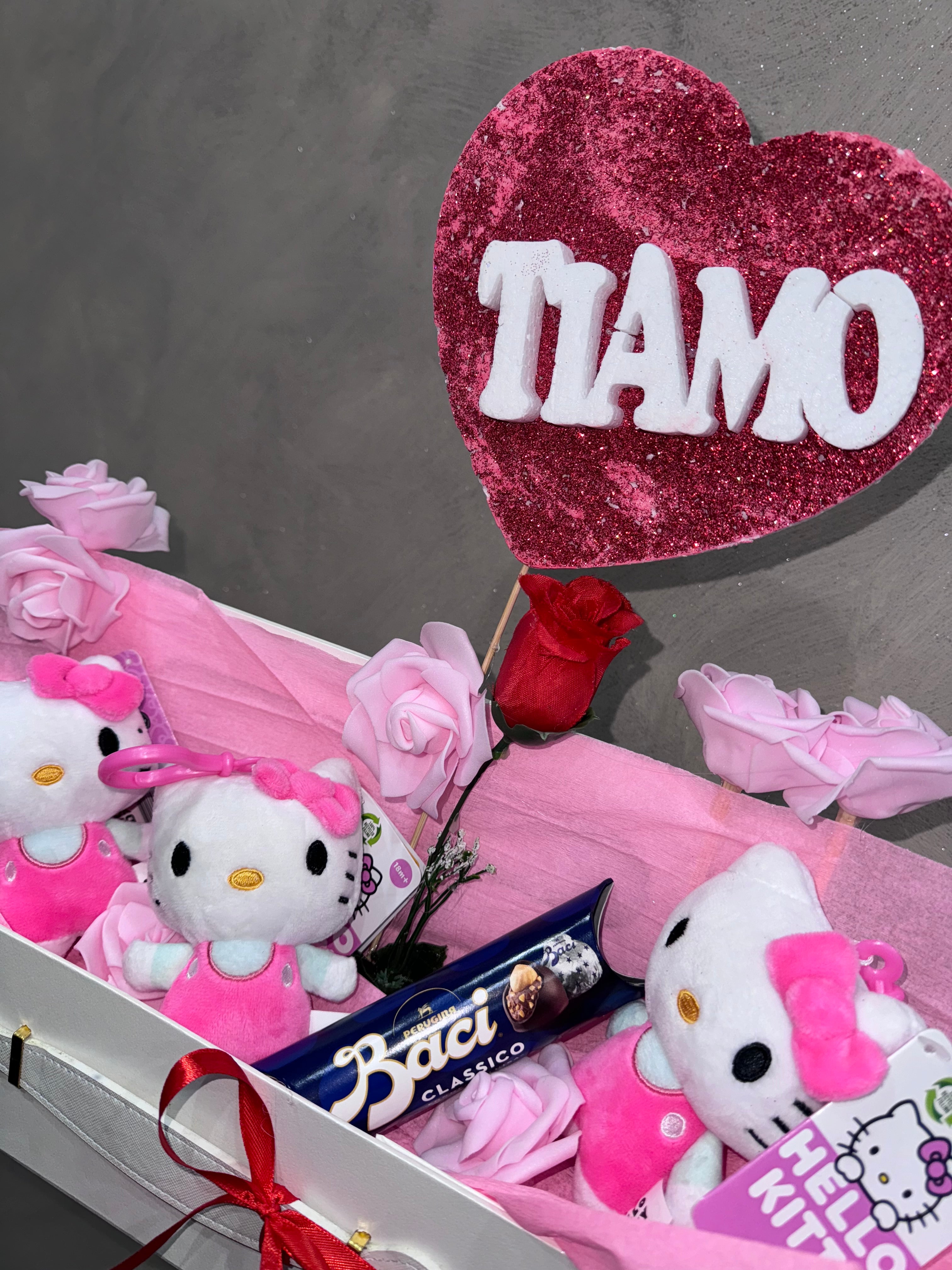 COMPOSIZIONE HELLO KITTY SAN VALENTINO