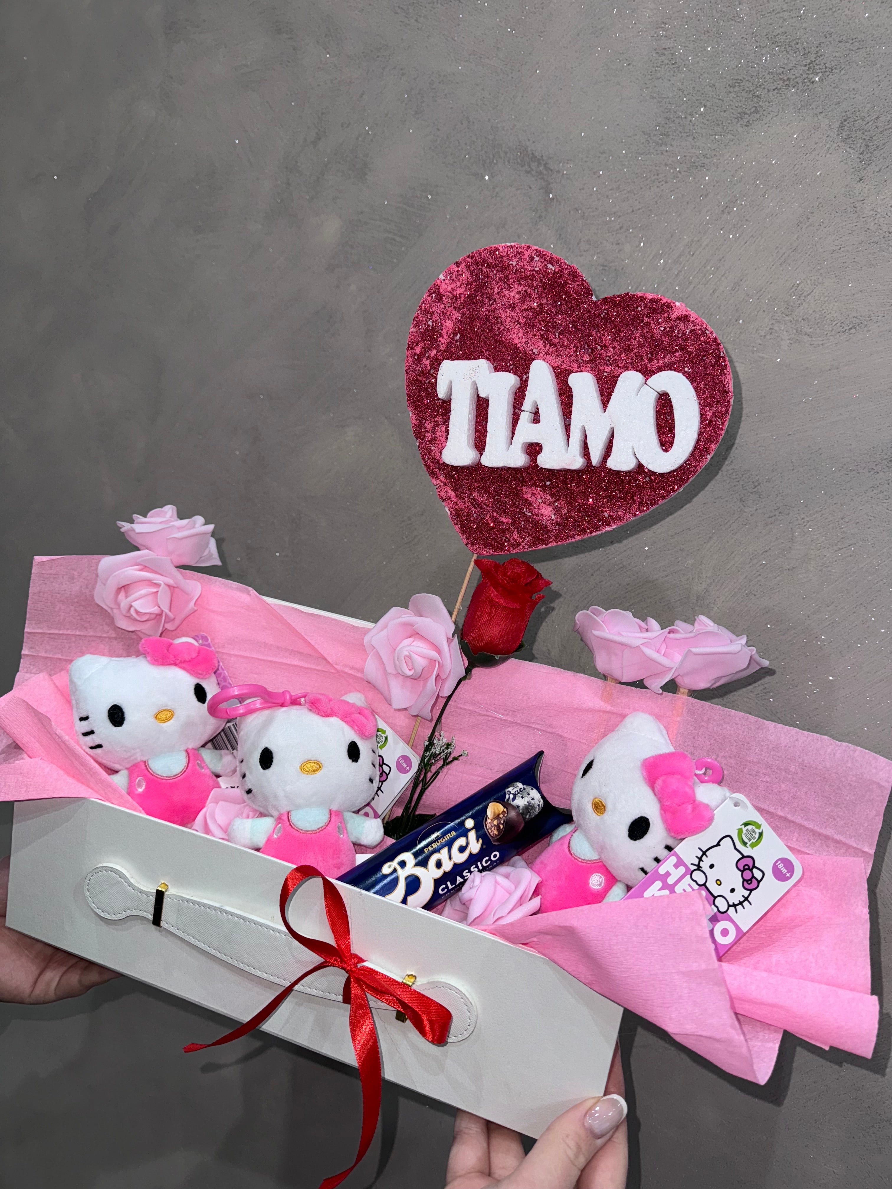COMPOSIZIONE HELLO KITTY SAN VALENTINO