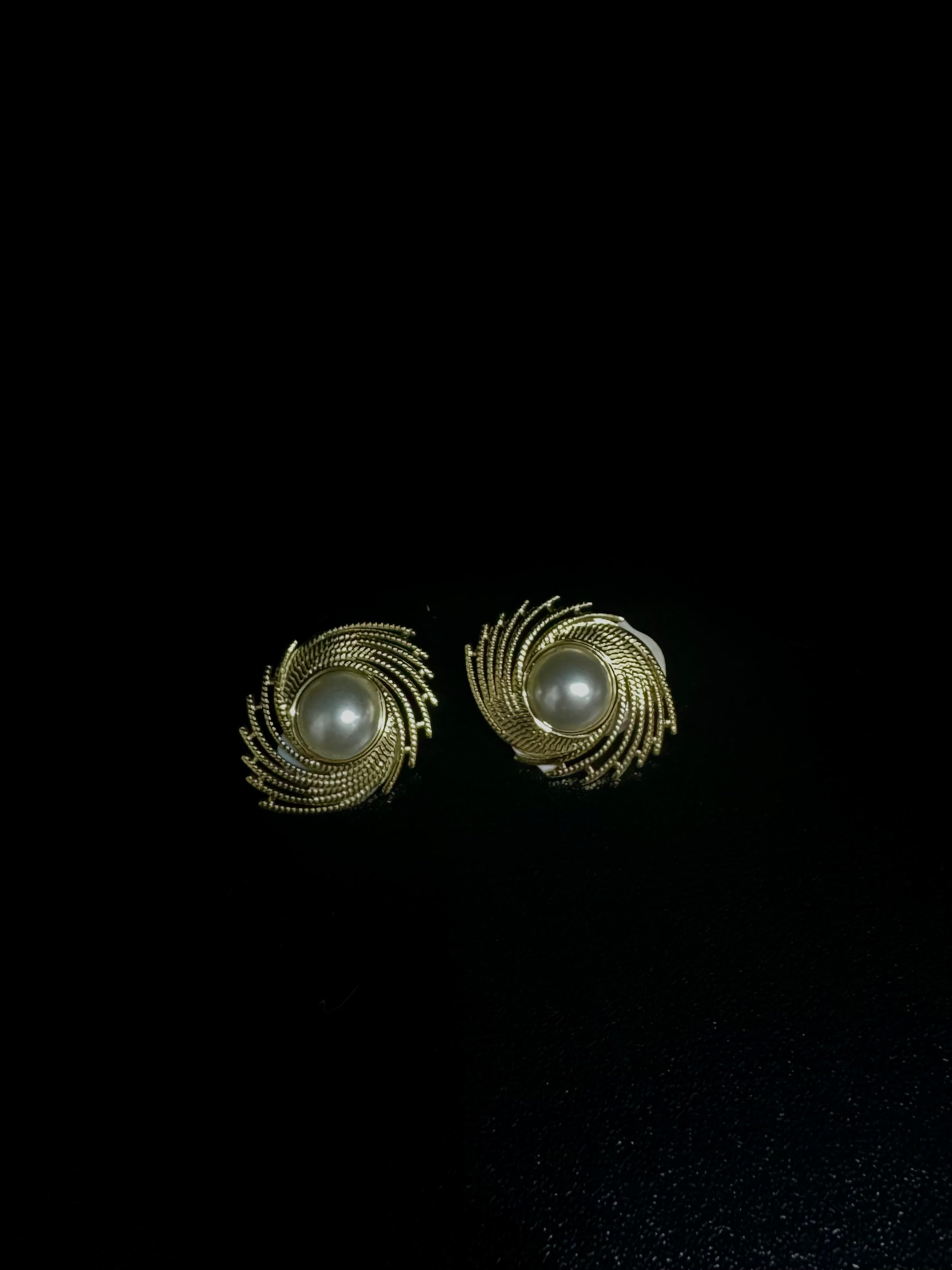 Orecchino perla oro