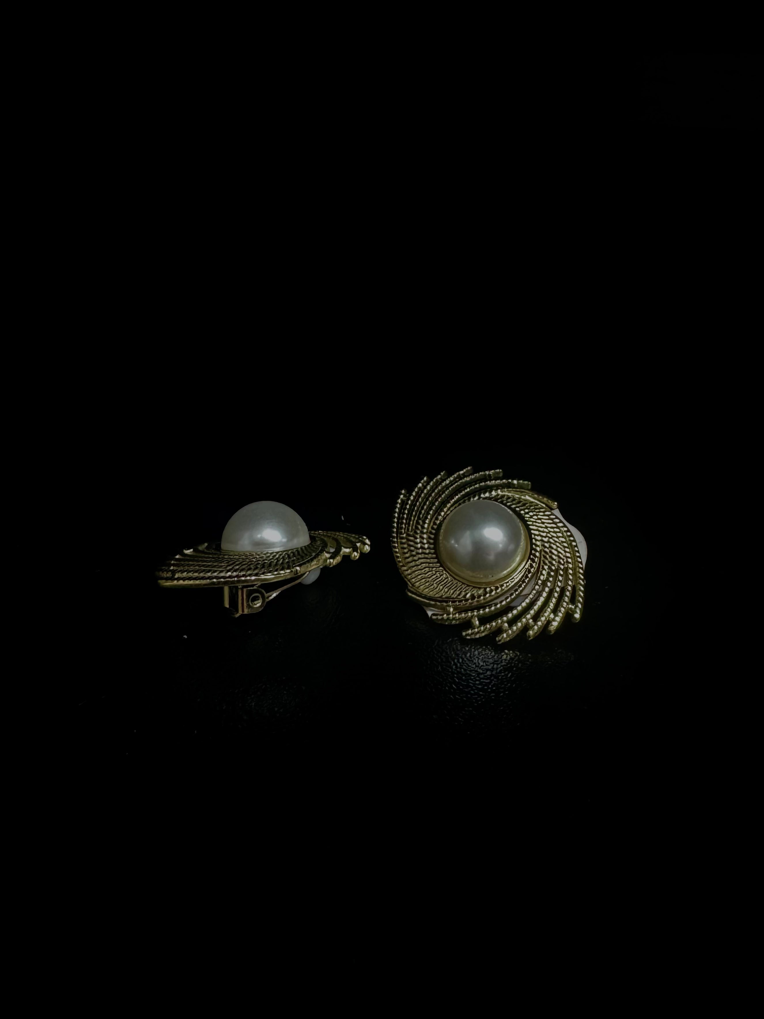 Orecchino perla oro