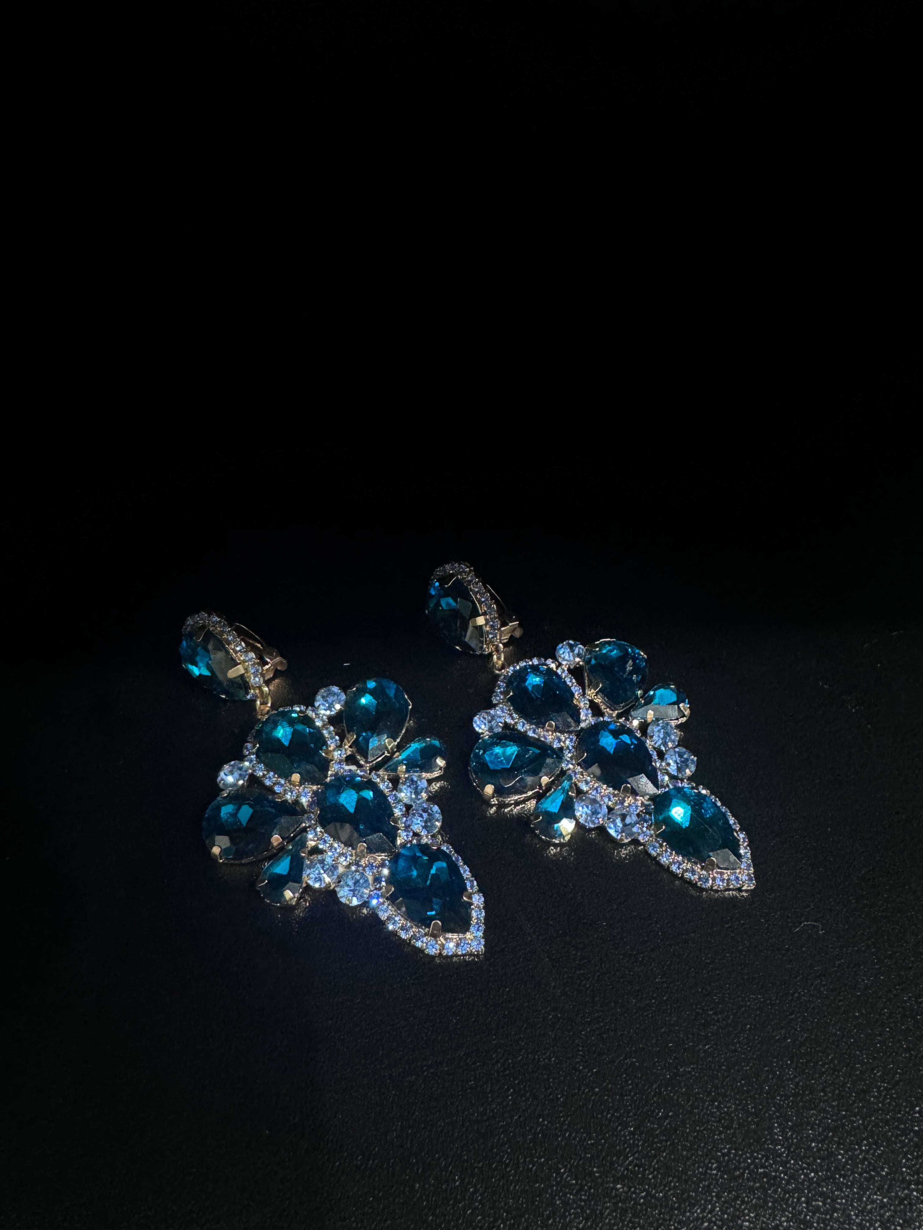 Orecchino pietra blu