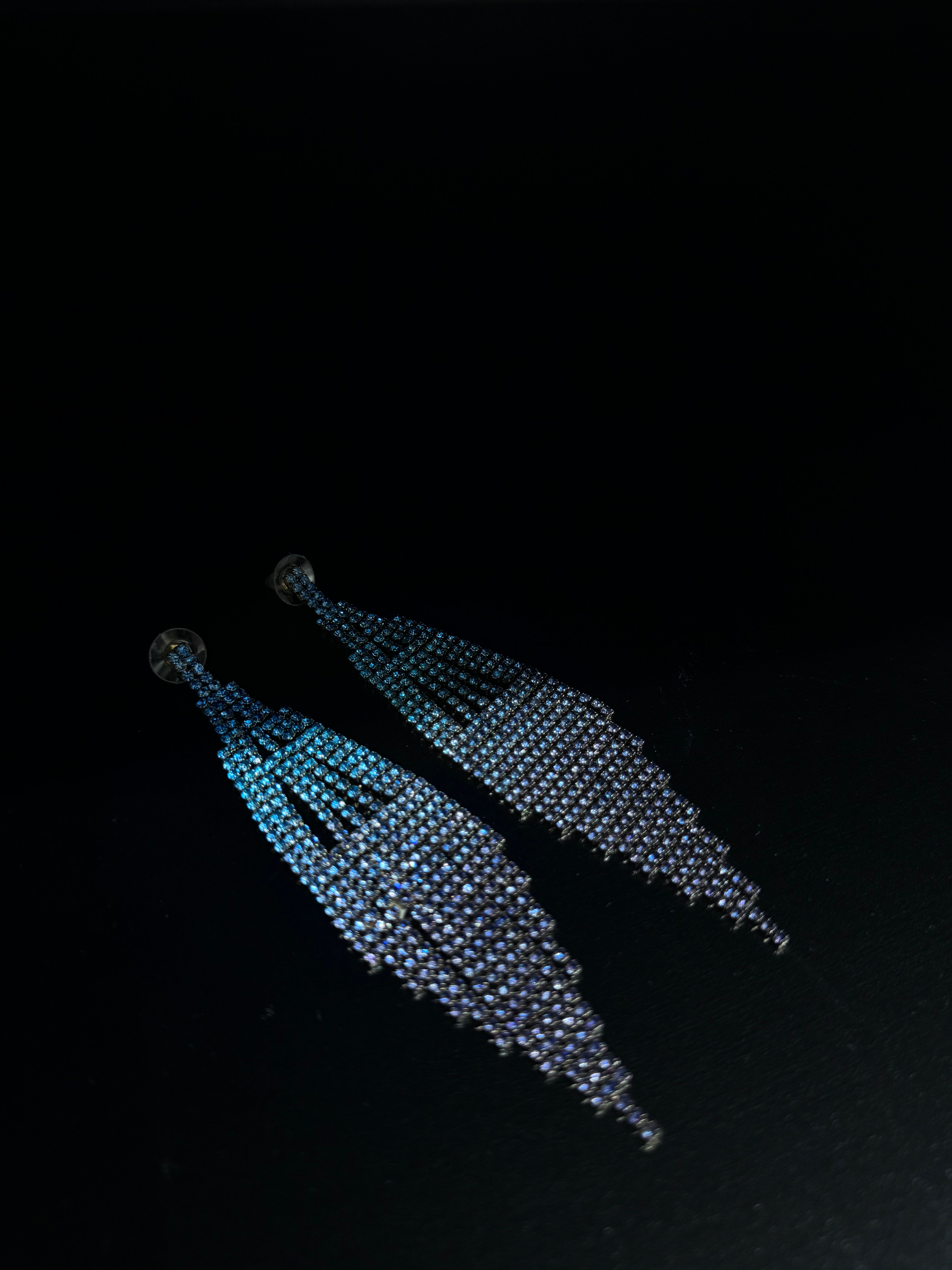 Orecchino blu pendente
